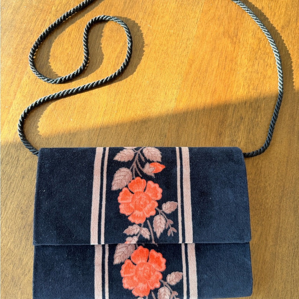Vintage Black Clutch - Picture 7 of 7